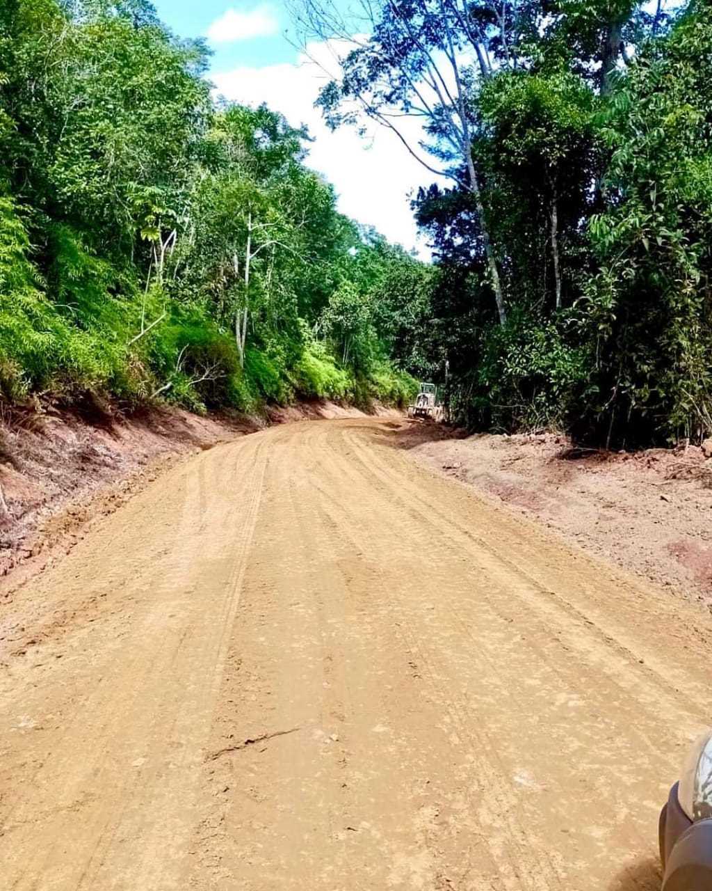 Camacã: Prefeitura aproveita a estiagem e segue em frente na manutenção das estradas vicinais